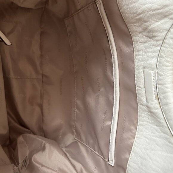 Calvin Klein White Gabrianna Expandable Tote w/Hidden Crossbody Strap - Picture 15 of 16